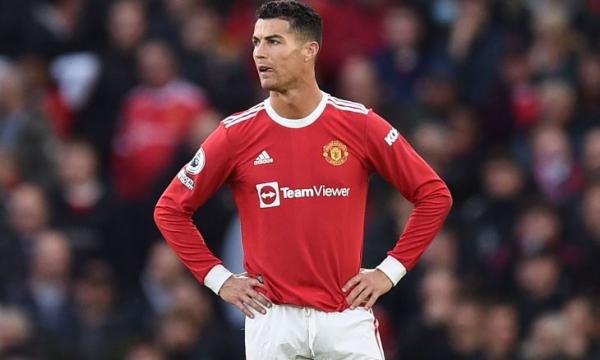 بعد فوز "ميسي".. "رونالدو" يتهم رئيس تحرير مجلة "فرانس فوتبول" بالكذب